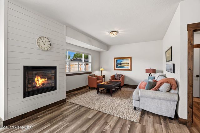 140 Madera DR, Sandpoint, ID 83864