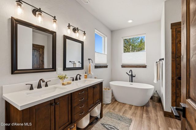 140 Madera DR, Sandpoint, ID 83864