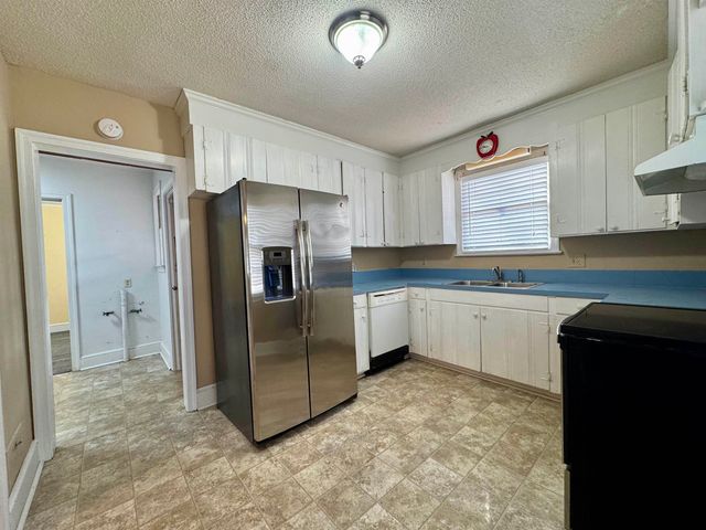 517 Singleton Ave, Kingstree, SC 29556