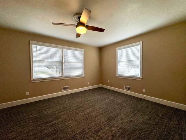 517 Singleton Ave, Kingstree, SC 29556