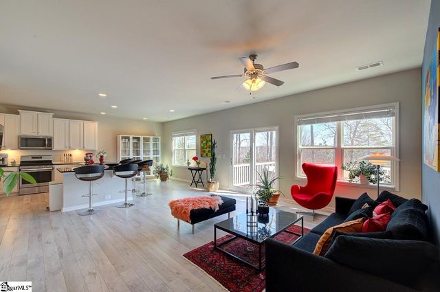 412 Jones Peak Drive, Simpsonville, SC 29681