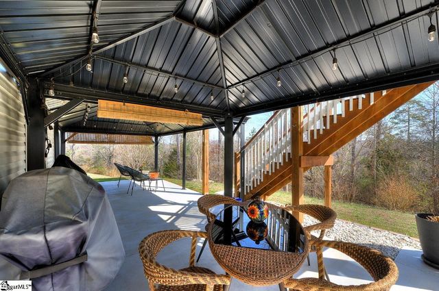 412 Jones Peak Drive, Simpsonville, SC 29681