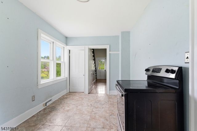 206 Race St, Alexandria Twp., NJ 08867
