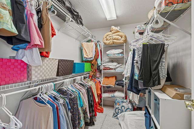 130 Rhonda Lane, Phoenix, OR 97535