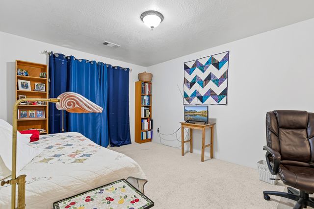 130 Rhonda Lane, Phoenix, OR 97535