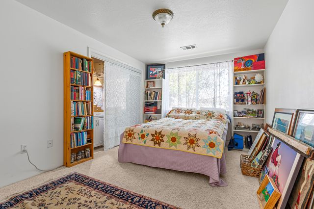 130 Rhonda Lane, Phoenix, OR 97535