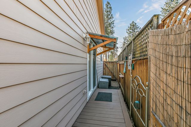 130 Rhonda Lane, Phoenix, OR 97535