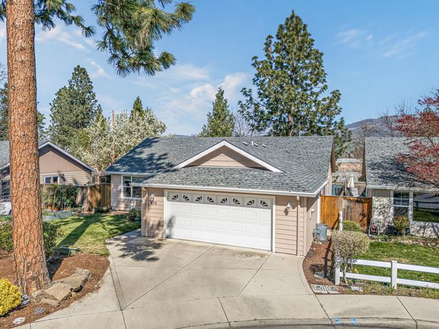 130 Rhonda Lane, Phoenix, OR 97535