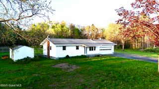 11 McDermott Road, Mechanicville, NY 12118