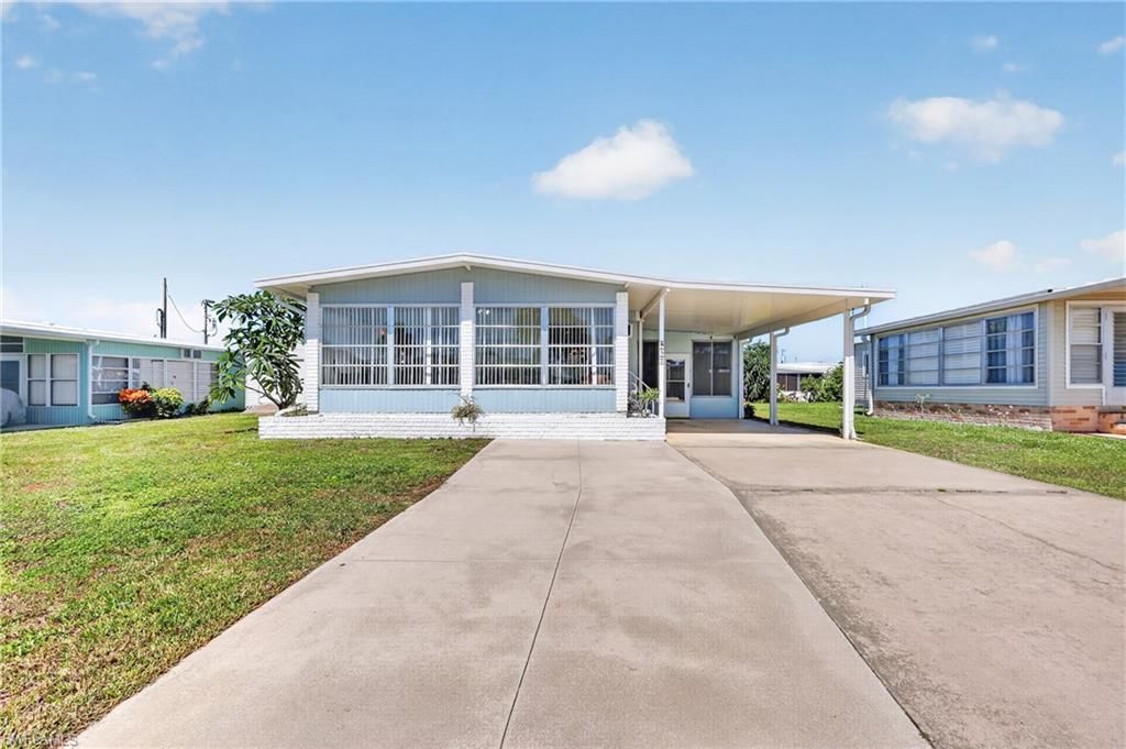 557 Peace Lake CT, NORTH FORT MYERS, FL 33917 — exterior