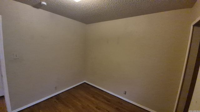 5201 Meadow Fld Apt 4, San Antonio, TX 78250