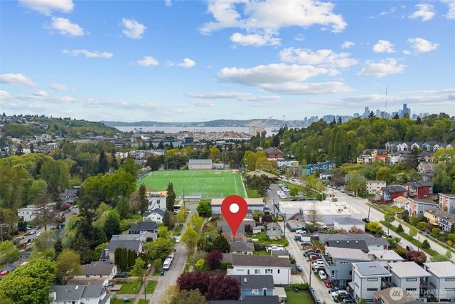 4724 25th Ave SW, Seattle, WA 98106