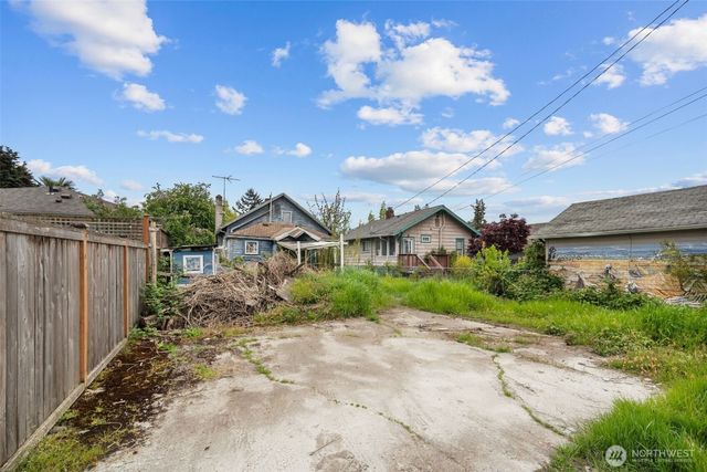4724 25th Ave SW, Seattle, WA 98106