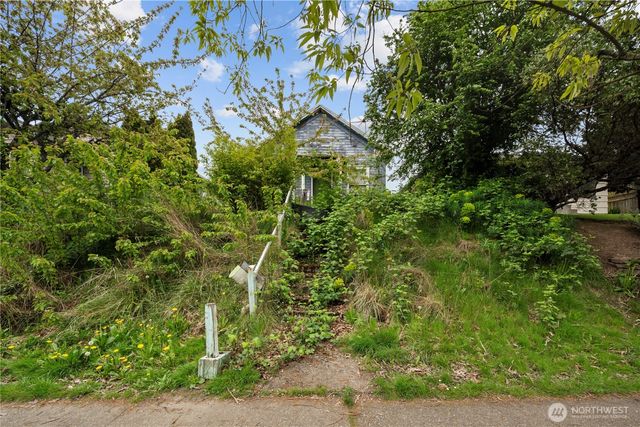 4724 25th Ave SW, Seattle, WA 98106