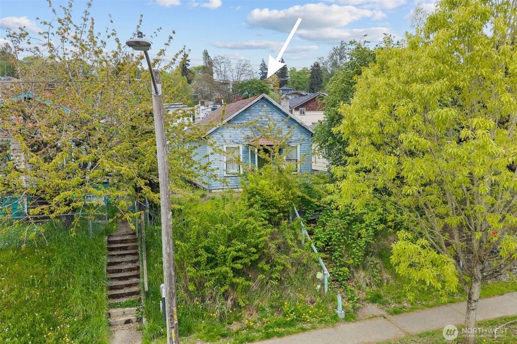 4724 25th Ave SW, Seattle, WA 98106