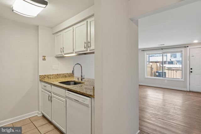 7 COPPS HILL CT, Montgomery Village, MD 20886
