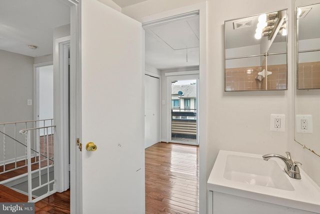 7 COPPS HILL CT, Montgomery Village, MD 20886