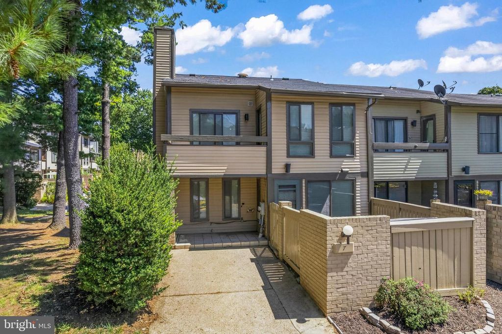 7 COPPS HILL CT, Montgomery Village, MD 20886