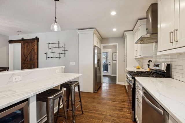 5800 York Avenue S, Edina, MN 55410