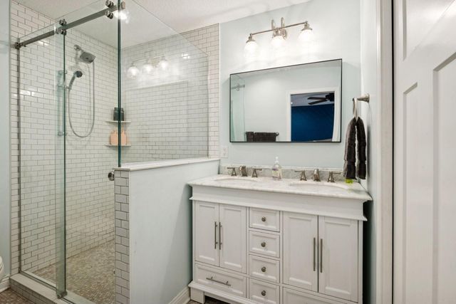 5800 York Avenue S, Edina, MN 55410