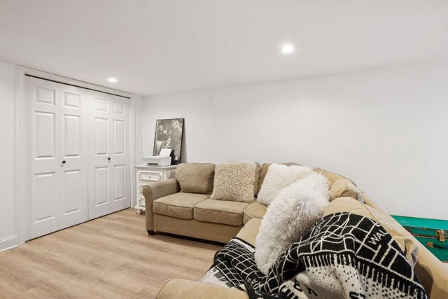 5800 York Avenue S, Edina, MN 55410