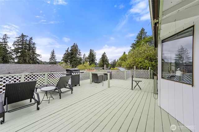 10023 Whitecap Drive NW, Olympia, WA 98502