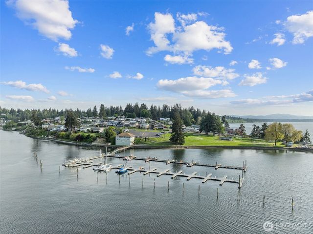 10023 Whitecap Drive NW, Olympia, WA 98502