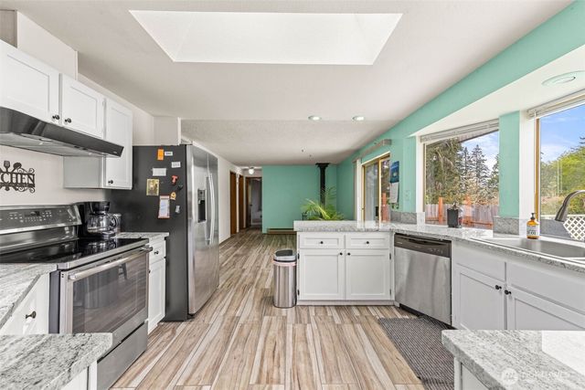 10023 Whitecap Drive NW, Olympia, WA 98502