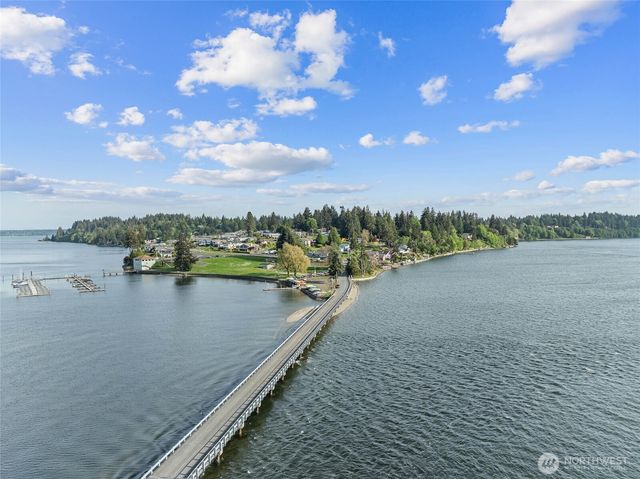 10023 Whitecap Drive NW, Olympia, WA 98502