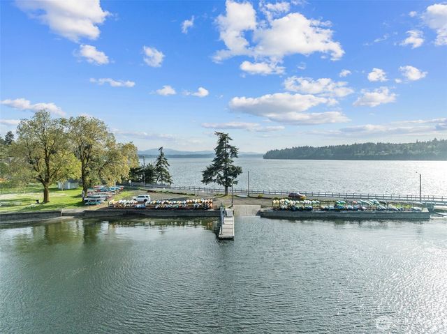 10023 Whitecap Drive NW, Olympia, WA 98502