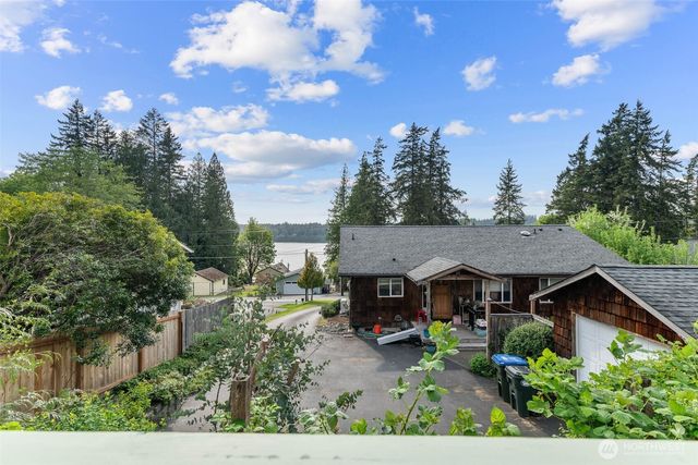 10023 Whitecap Drive NW, Olympia, WA 98502