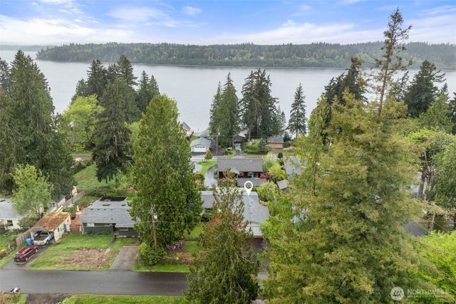 10023 Whitecap Drive NW, Olympia, WA 98502