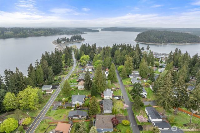 10023 Whitecap Drive NW, Olympia, WA 98502