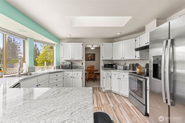 10023 Whitecap Drive NW, Olympia, WA 98502