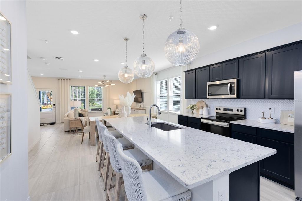 Image 5 of property listing at 11467 HARBORVIEW STREET, Orlando, FL 32832