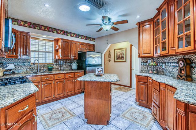 916 MIKE MAROS Street, Fabens, TX 79838