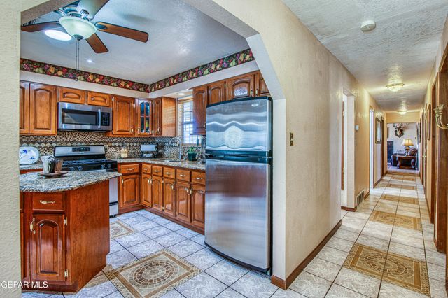 916 MIKE MAROS Street, Fabens, TX 79838