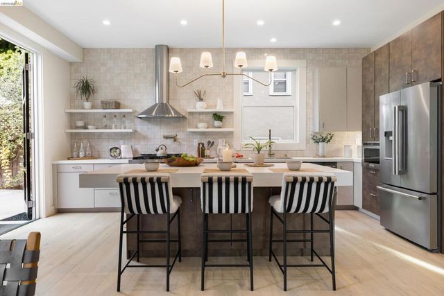 636 636 56Th St, Oakland, CA 94609