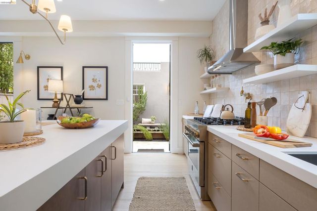 636 636 56Th St, Oakland, CA 94609