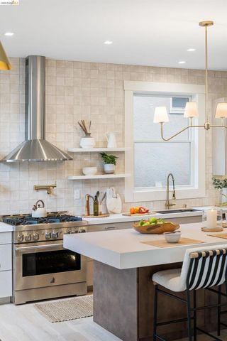 636 636 56Th St, Oakland, CA 94609