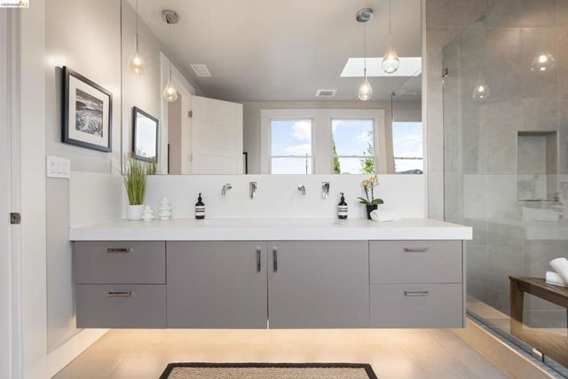 636 636 56Th St, Oakland, CA 94609