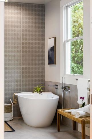 636 636 56Th St, Oakland, CA 94609