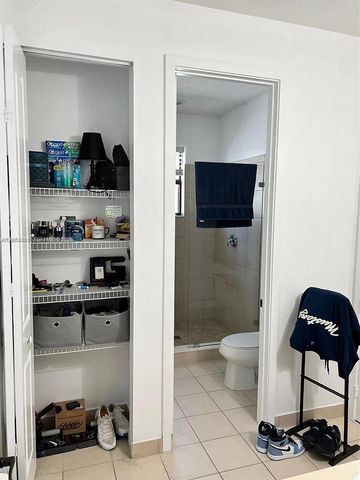 3214 W 97th St 3214, Hialeah, FL 33018
