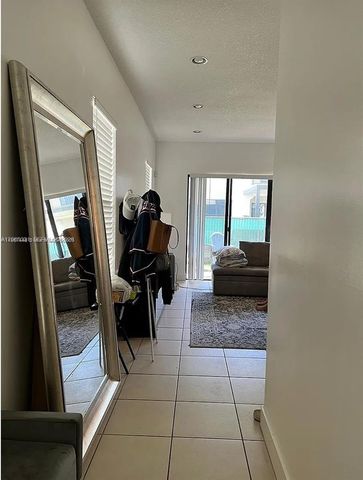 3214 W 97th St 3214, Hialeah, FL 33018