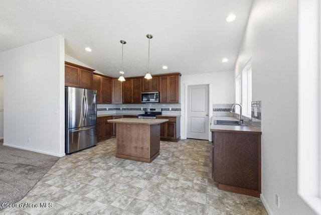 1436 N MINAM LOOP, Post Falls, ID 83854