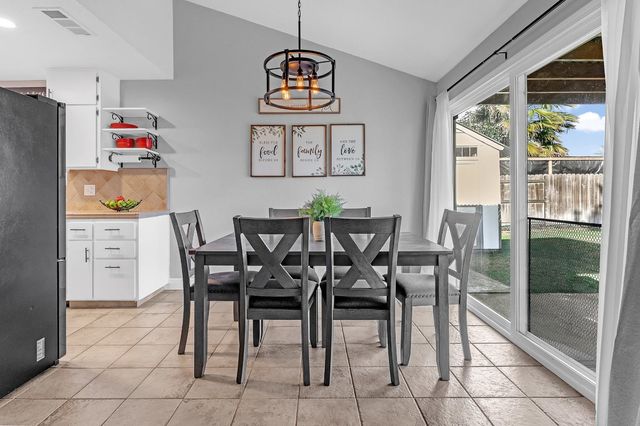 6221 Jack London Cir, Sacramento, CA 95842