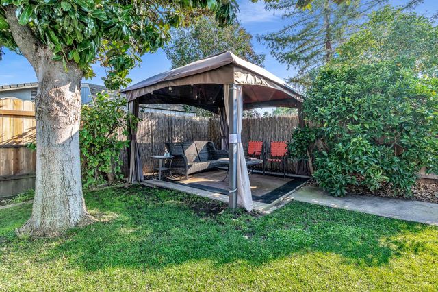 6221 Jack London Cir, Sacramento, CA 95842