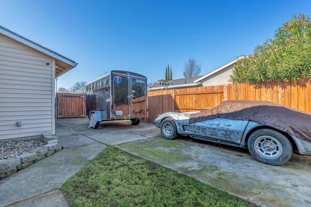 6221 Jack London Cir, Sacramento, CA 95842