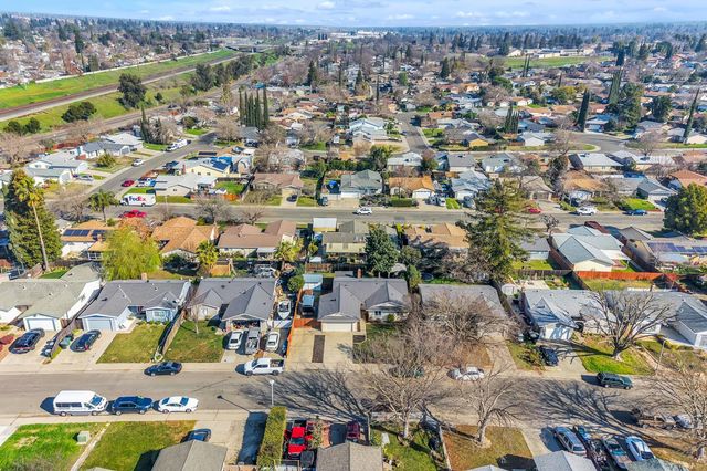 6221 Jack London Cir, Sacramento, CA 95842
