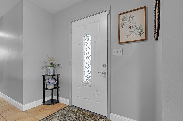 6221 Jack London Cir, Sacramento, CA 95842